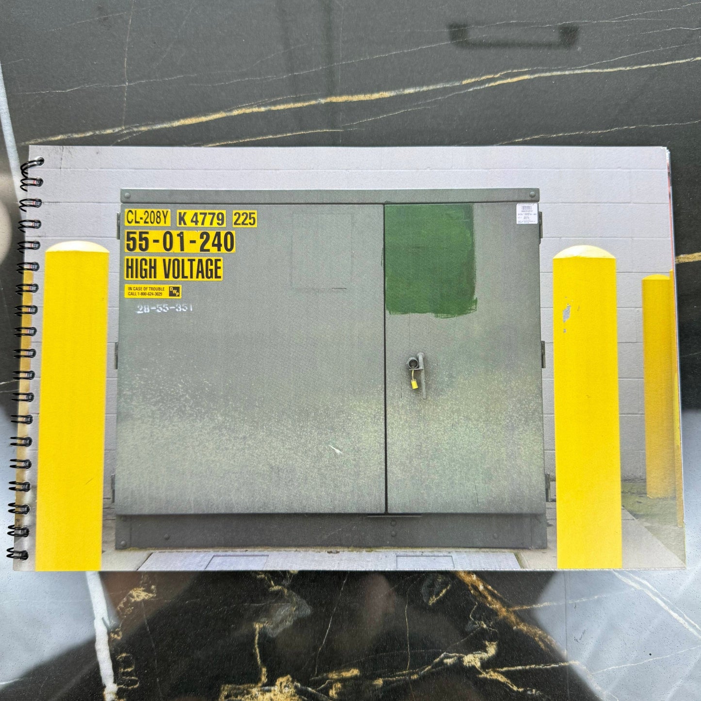 Bare 2.0 Graffiti Book